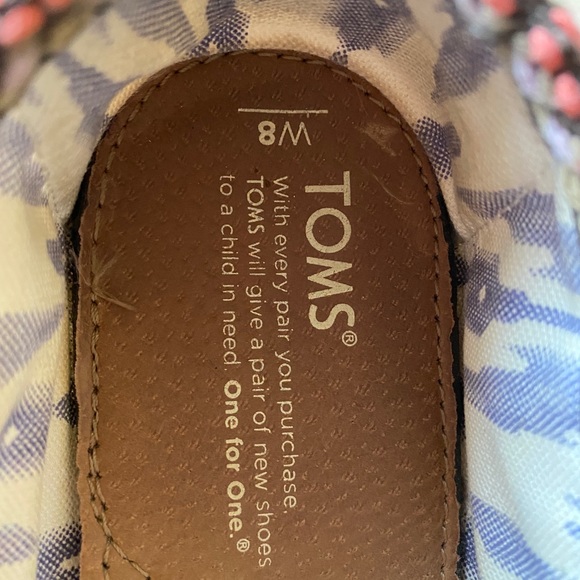 Tom’s alpargata slip ons - Picture 2 of 2